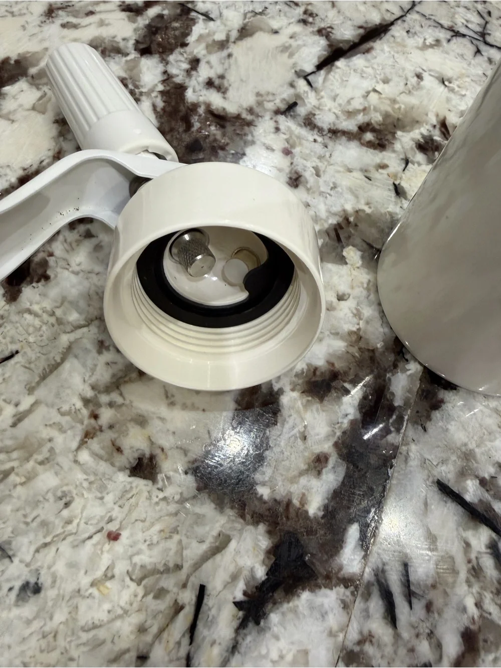 White Cream isi-Austria Whipper Dispenser -Durable Home Whipped Cream